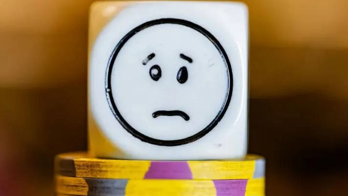 德州撲克情緒管（guǎn）理 專家Alan Longo提出“影（yǐng）響而非控制”法則